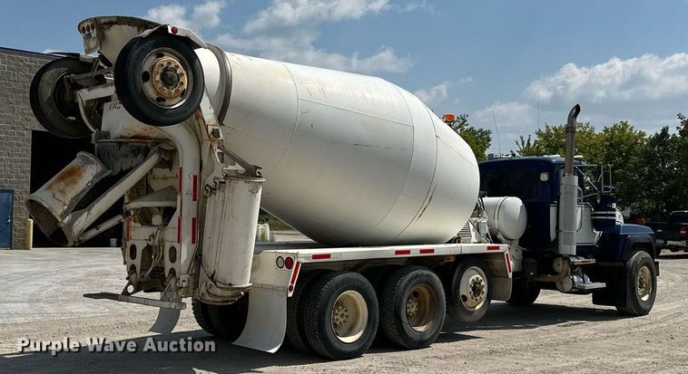 image for item MQ9358 1999 Mack RD690S  ready mix truck