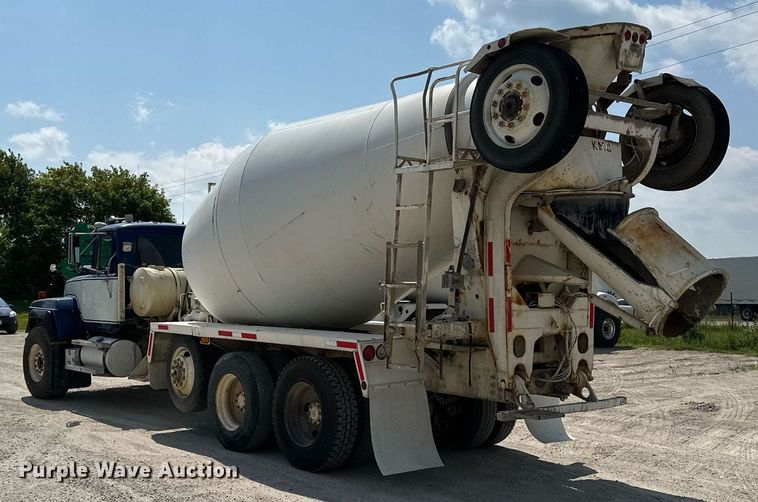 image for item MQ9358 1999 Mack RD690S  ready mix truck