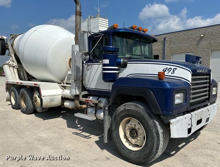 image for item MQ9358 1999 Mack RD690S  ready mix truck