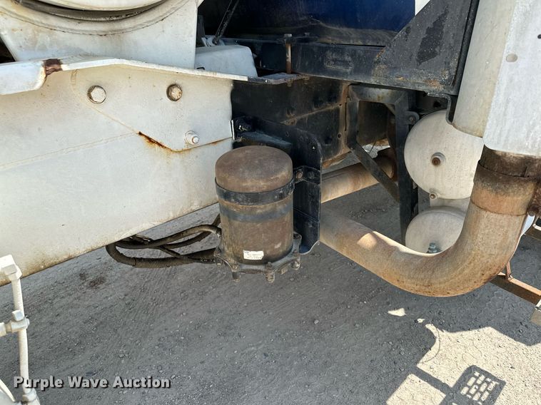 image for item MQ9358 1999 Mack RD690S  ready mix truck