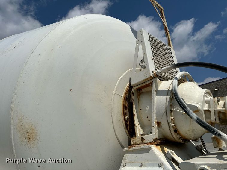 image for item MQ9358 1999 Mack RD690S  ready mix truck