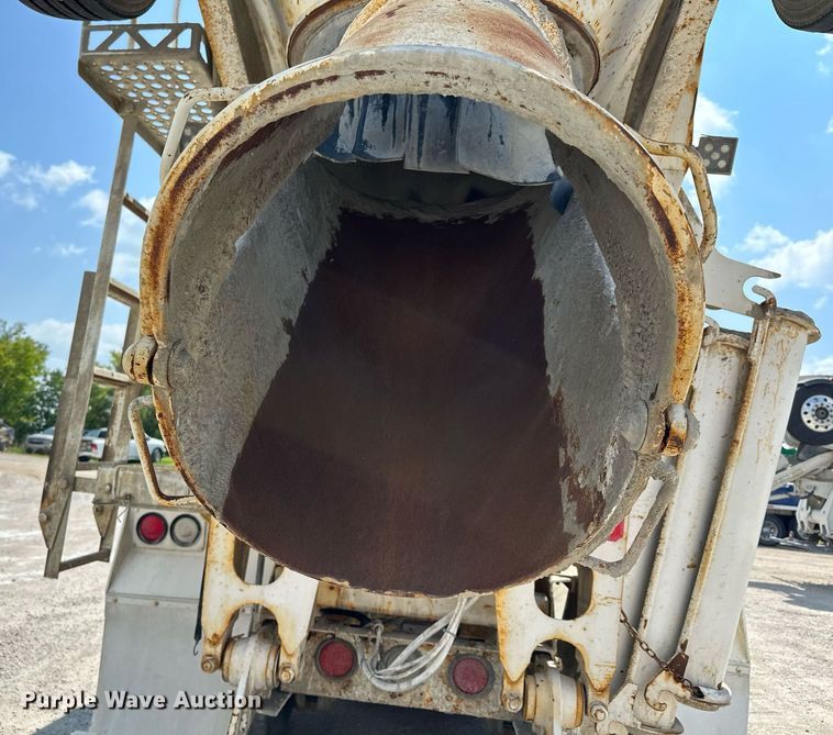 image for item MQ9358 1999 Mack RD690S  ready mix truck