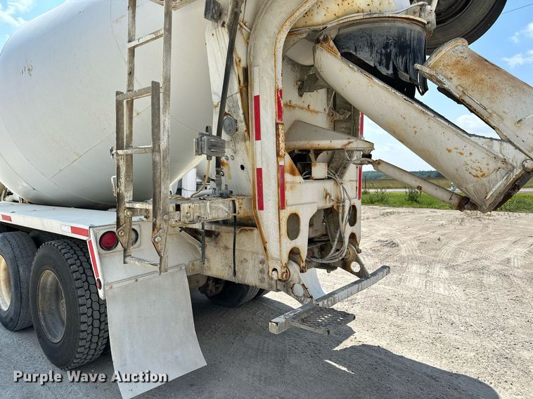 image for item MQ9358 1999 Mack RD690S  ready mix truck