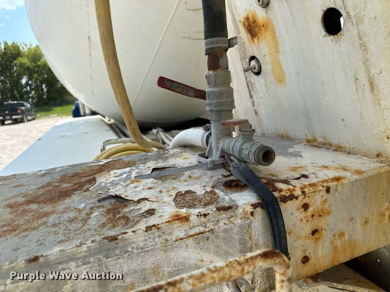 image for item MQ9358 1999 Mack RD690S  ready mix truck