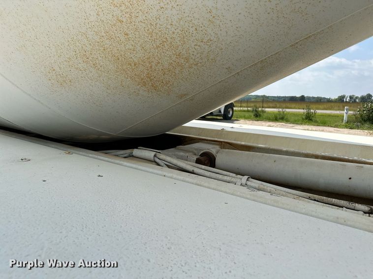 image for item MQ9358 1999 Mack RD690S  ready mix truck