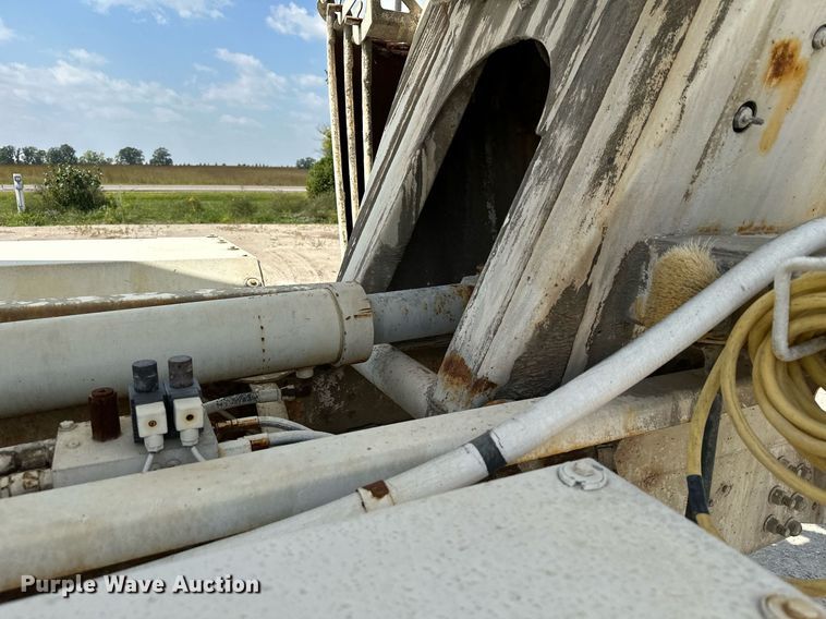 image for item MQ9358 1999 Mack RD690S  ready mix truck