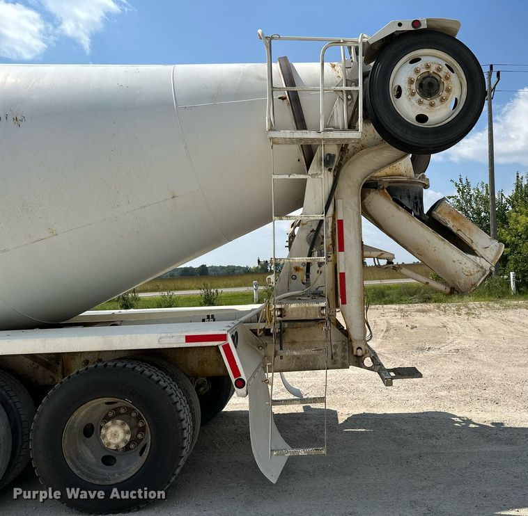 image for item MQ9358 1999 Mack RD690S  ready mix truck