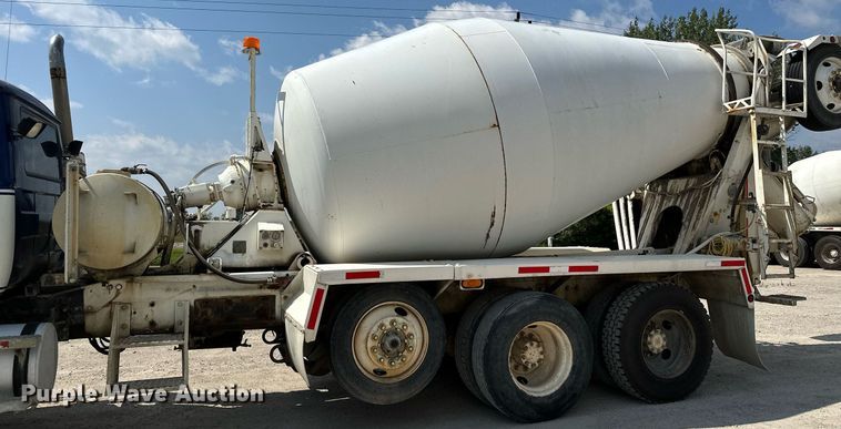 image for item MQ9358 1999 Mack RD690S  ready mix truck