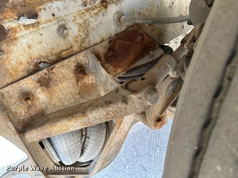 image for item MQ9358 1999 Mack RD690S  ready mix truck