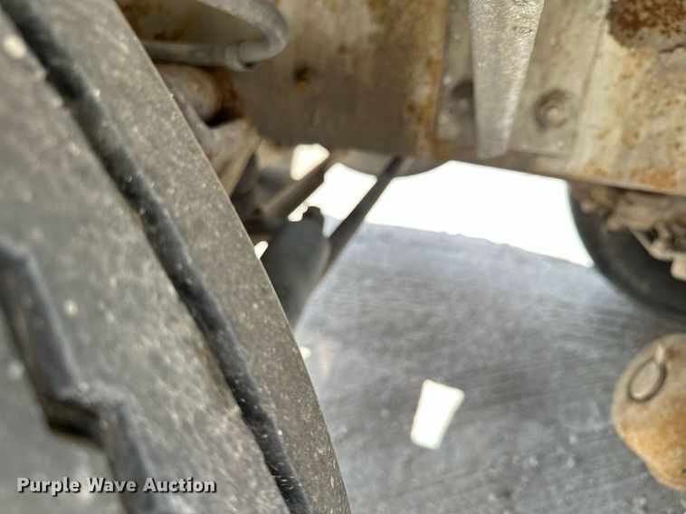 image for item MQ9358 1999 Mack RD690S  ready mix truck