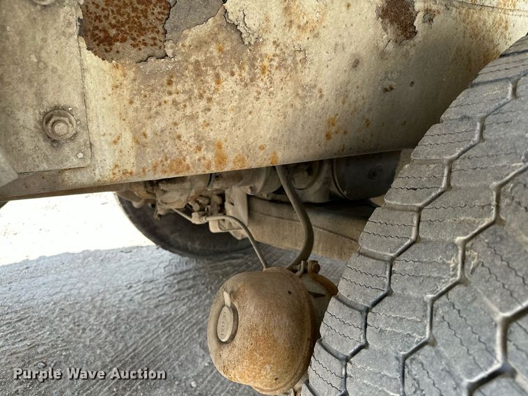 image for item MQ9358 1999 Mack RD690S  ready mix truck