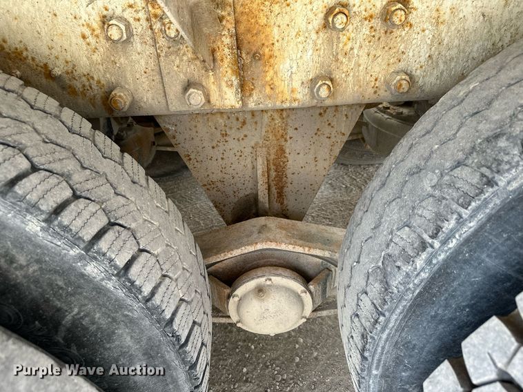 image for item MQ9358 1999 Mack RD690S  ready mix truck