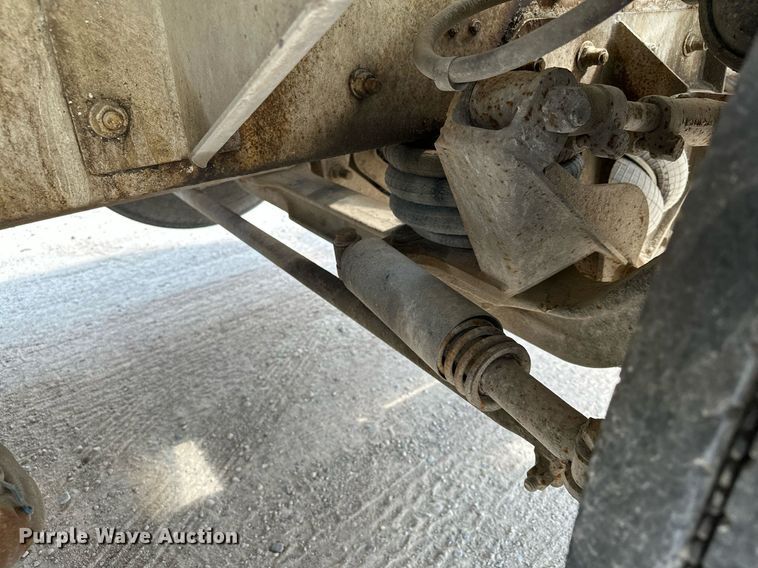 image for item MQ9358 1999 Mack RD690S  ready mix truck