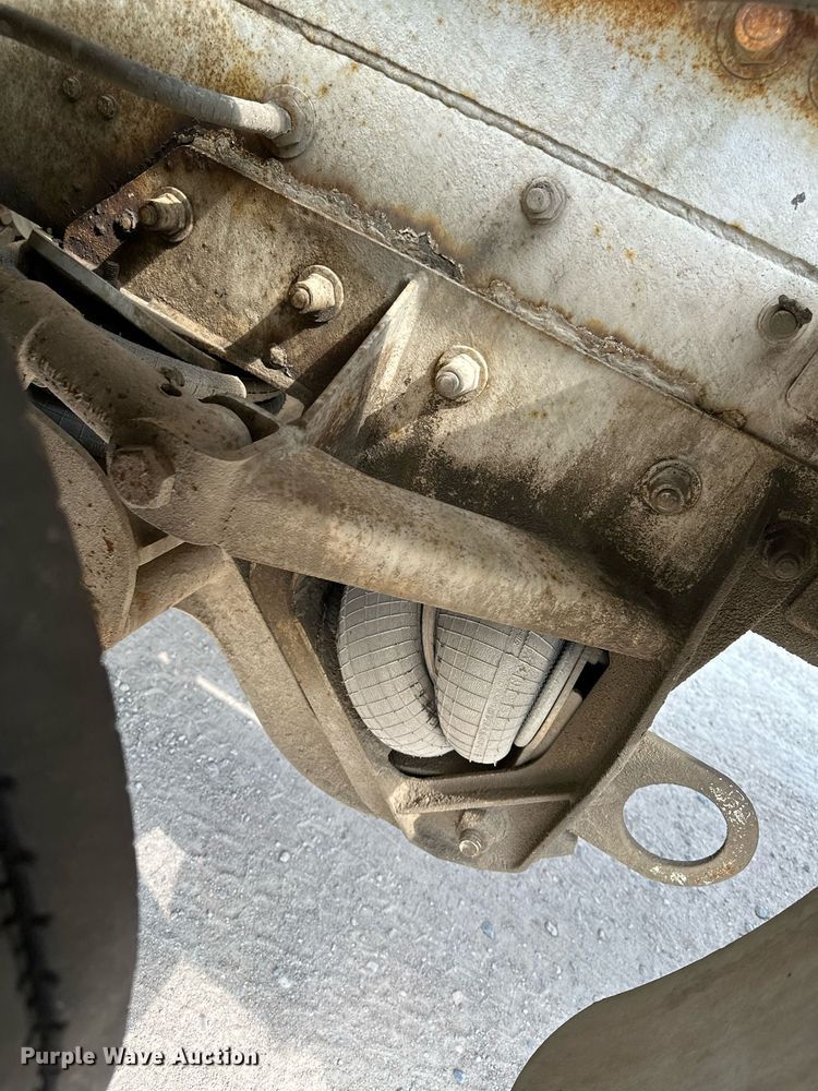 image for item MQ9358 1999 Mack RD690S  ready mix truck