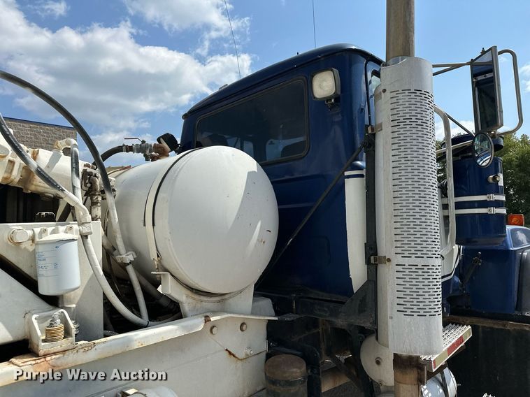 image for item MQ9358 1999 Mack RD690S  ready mix truck