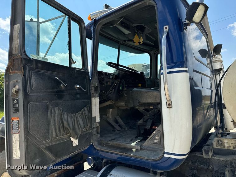 image for item MQ9358 1999 Mack RD690S  ready mix truck