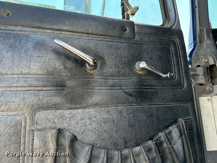 image for item MQ9358 1999 Mack RD690S  ready mix truck