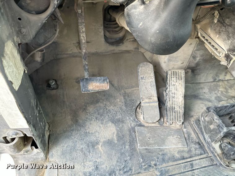 image for item MQ9358 1999 Mack RD690S  ready mix truck