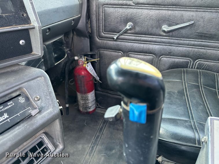 image for item MQ9358 1999 Mack RD690S  ready mix truck