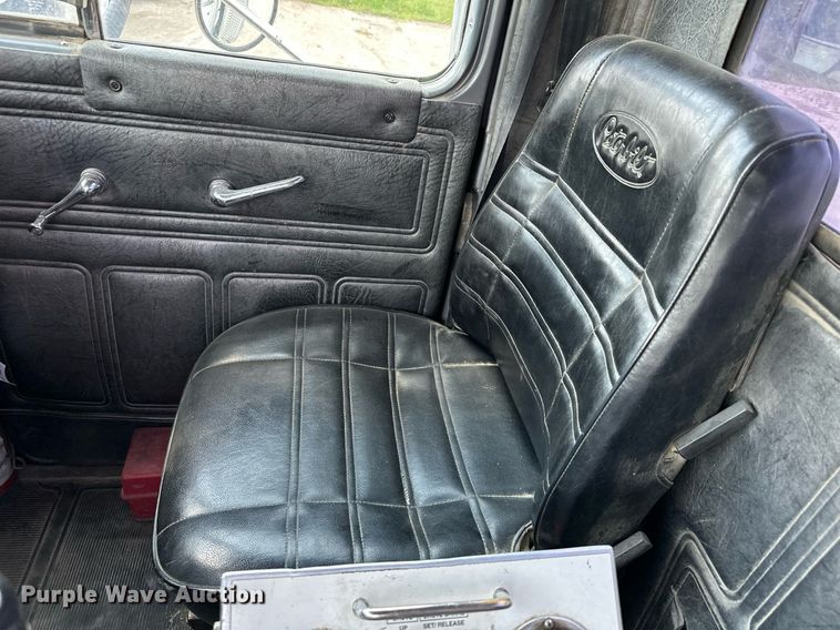 image for item MQ9358 1999 Mack RD690S  ready mix truck