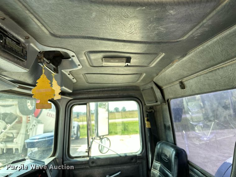 image for item MQ9358 1999 Mack RD690S  ready mix truck