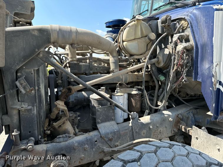 image for item MQ9358 1999 Mack RD690S  ready mix truck