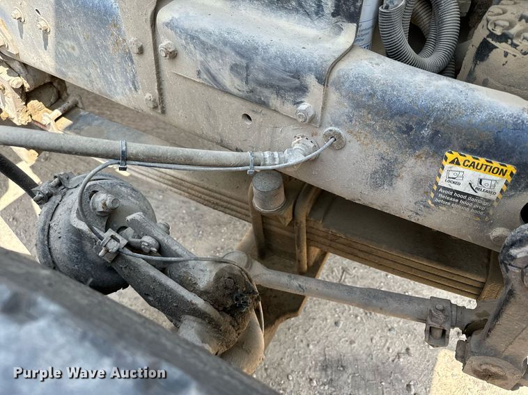 image for item MQ9358 1999 Mack RD690S  ready mix truck