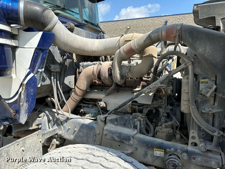 image for item MQ9358 1999 Mack RD690S  ready mix truck