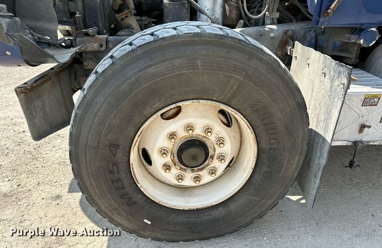 image for item MQ9358 1999 Mack RD690S  ready mix truck