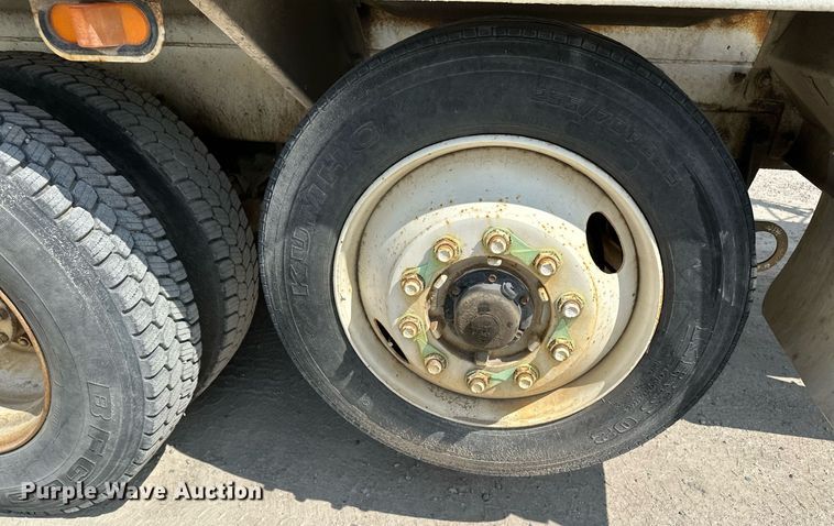 image for item MQ9358 1999 Mack RD690S  ready mix truck