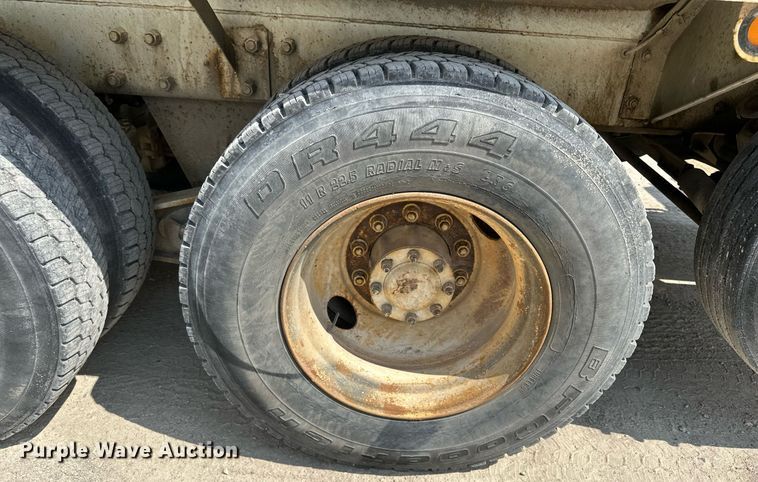 image for item MQ9358 1999 Mack RD690S  ready mix truck