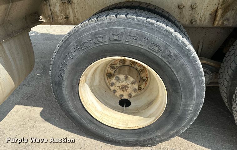 image for item MQ9358 1999 Mack RD690S  ready mix truck