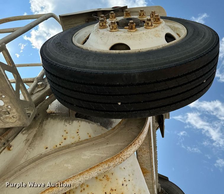 image for item MQ9358 1999 Mack RD690S  ready mix truck