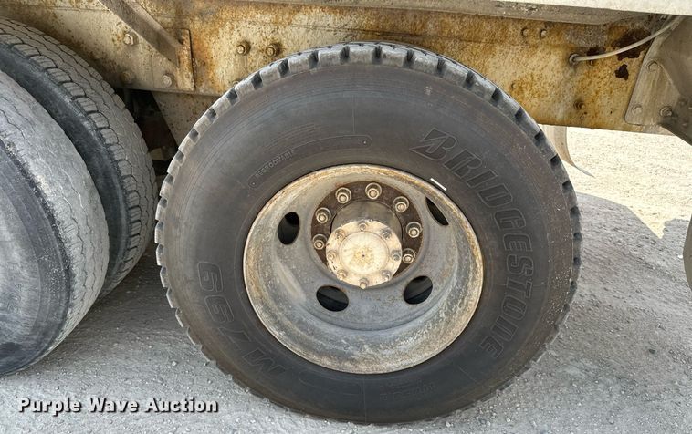 image for item MQ9358 1999 Mack RD690S  ready mix truck