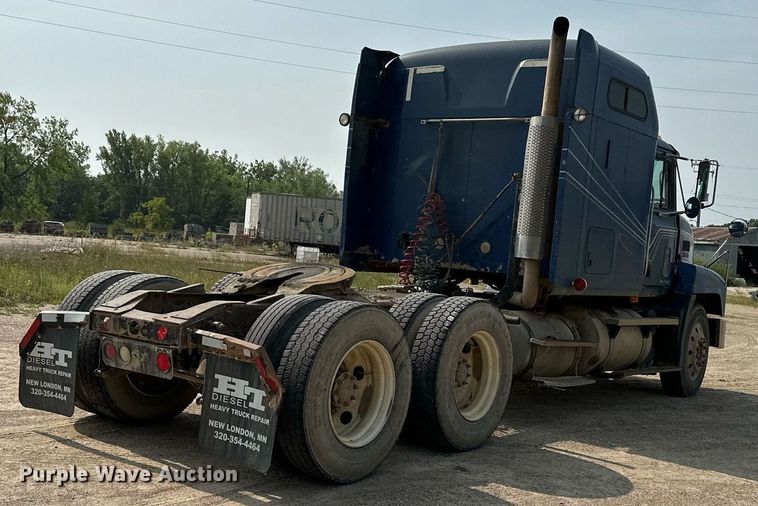 image for item MQ9359 2000 Mack CH613  semi truck