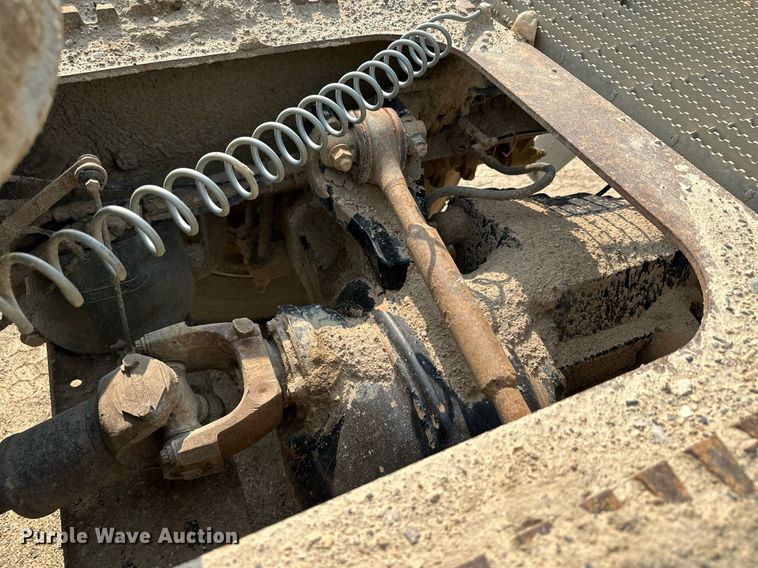 image for item MQ9359 2000 Mack CH613  semi truck