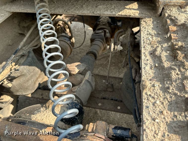 image for item MQ9359 2000 Mack CH613  semi truck