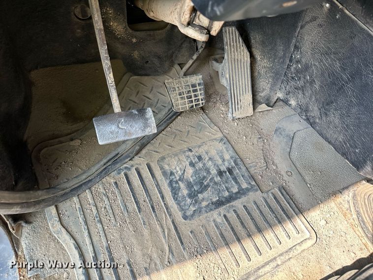 image for item MQ9359 2000 Mack CH613  semi truck