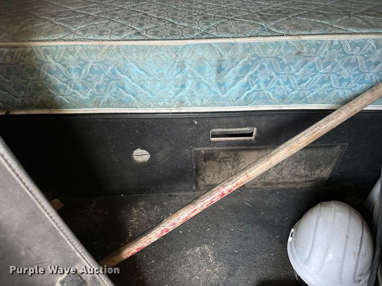 image for item MQ9359 2000 Mack CH613  semi truck