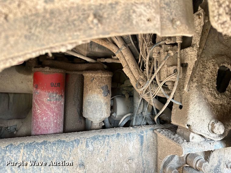 image for item MQ9359 2000 Mack CH613  semi truck