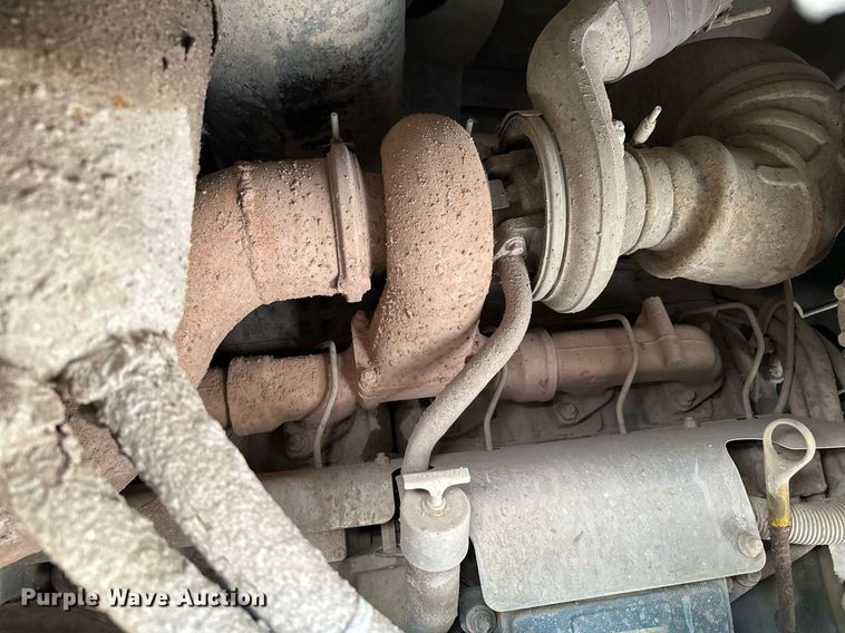 image for item MQ9359 2000 Mack CH613  semi truck