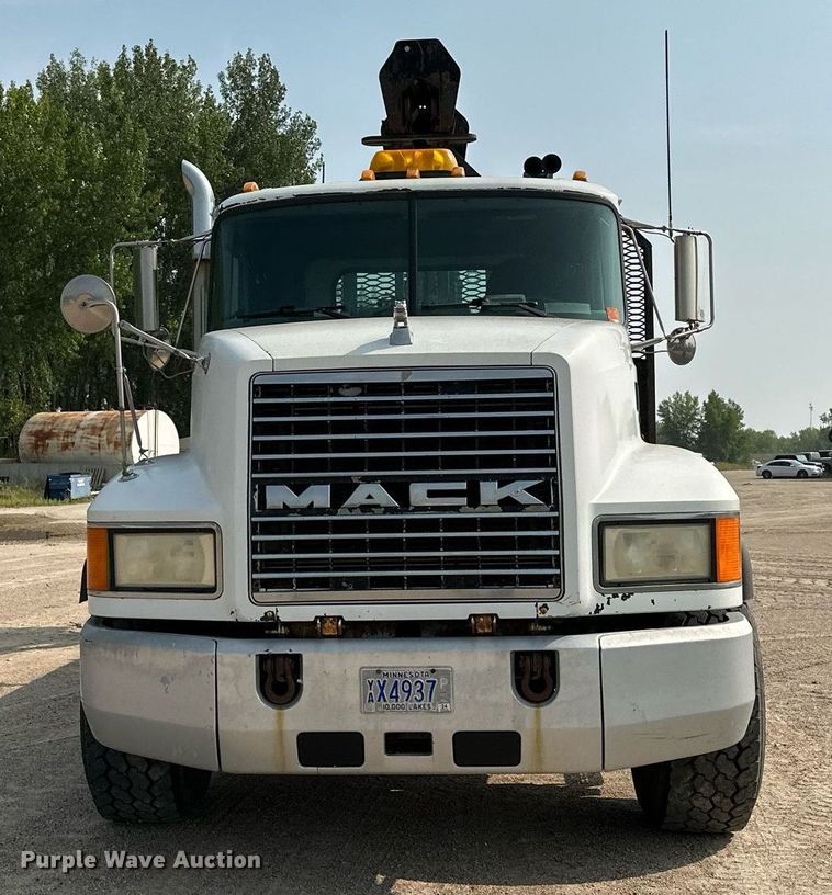 image for item MQ9360 2000 Mack CH613  crane truck