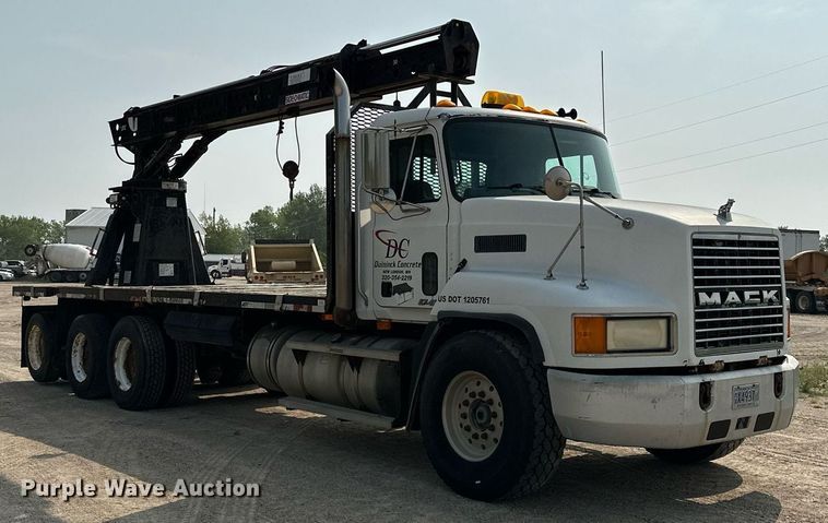 image for item MQ9360 2000 Mack CH613  crane truck