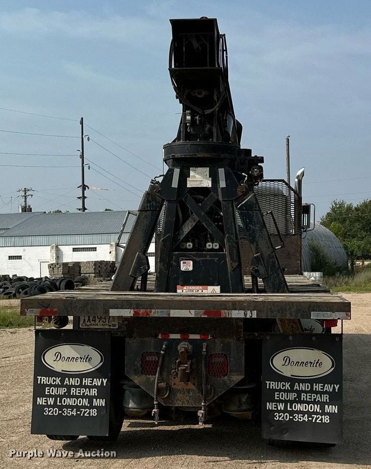 image for item MQ9360 2000 Mack CH613  crane truck