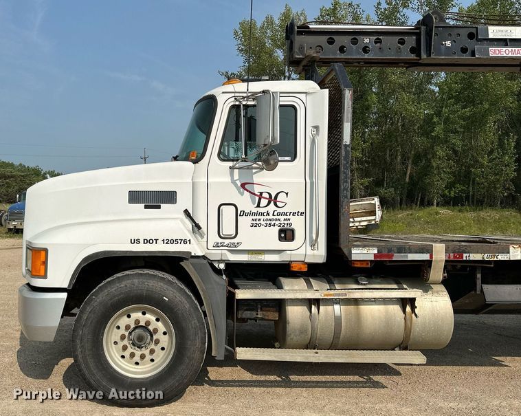 image for item MQ9360 2000 Mack CH613  crane truck