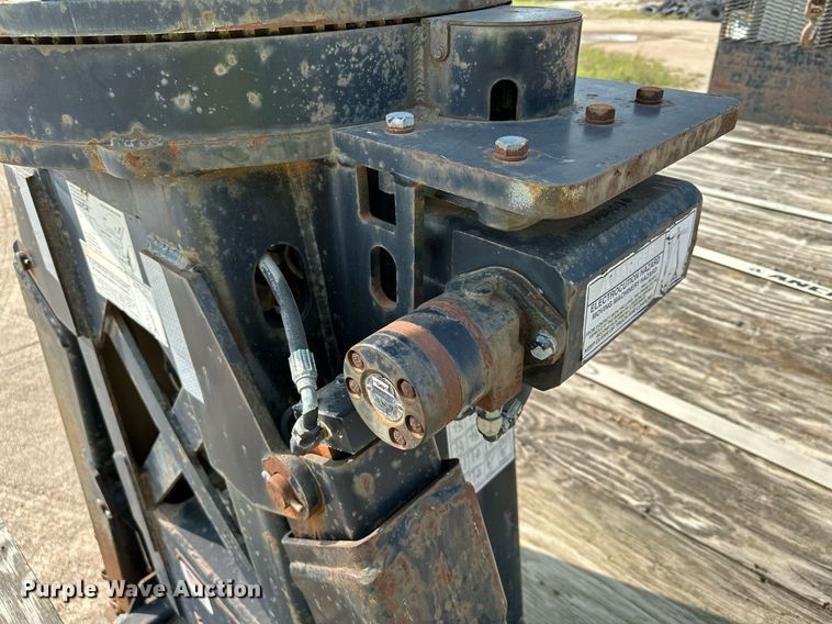 image for item MQ9360 2000 Mack CH613  crane truck