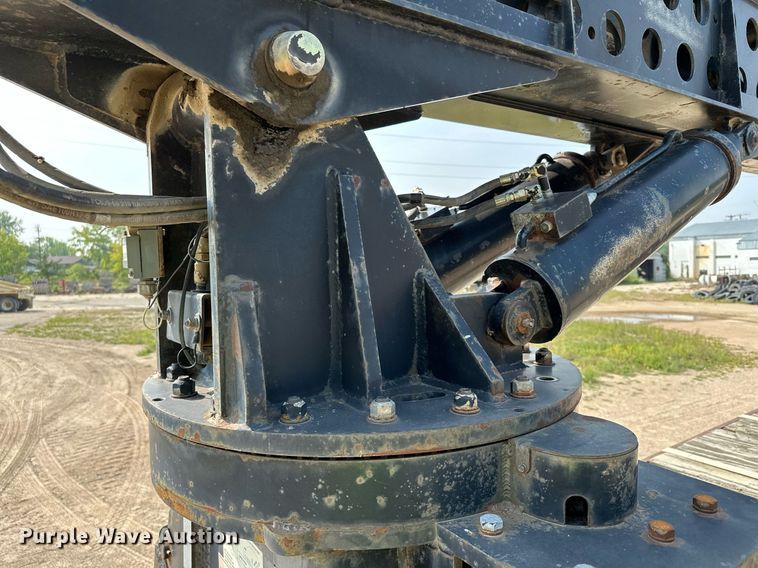 image for item MQ9360 2000 Mack CH613  crane truck