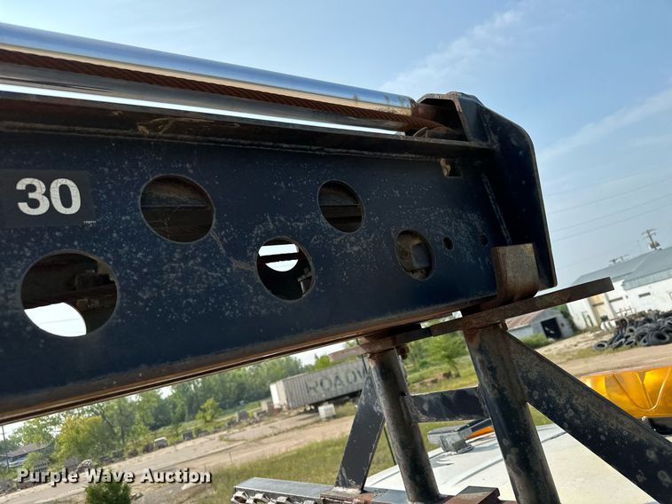 image for item MQ9360 2000 Mack CH613  crane truck