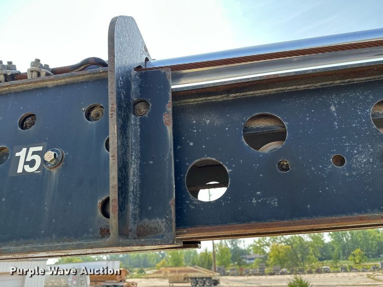 image for item MQ9360 2000 Mack CH613  crane truck