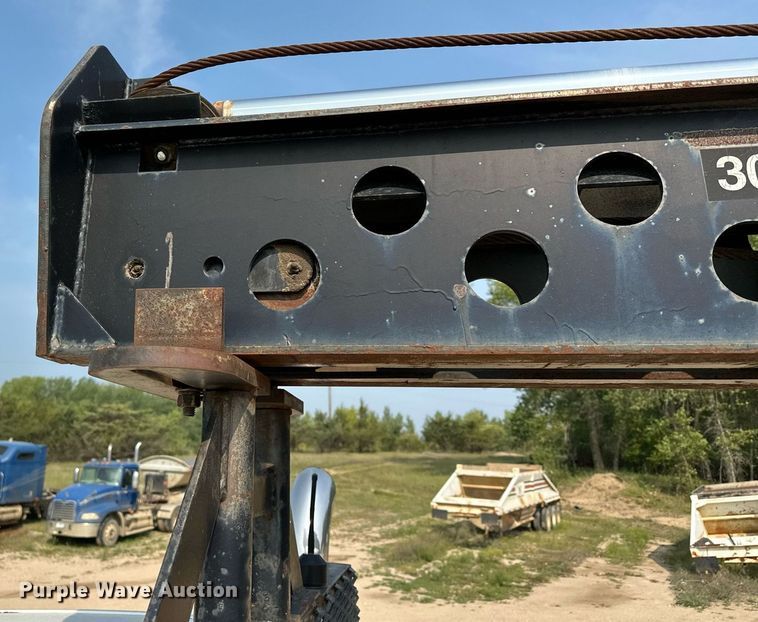 image for item MQ9360 2000 Mack CH613  crane truck